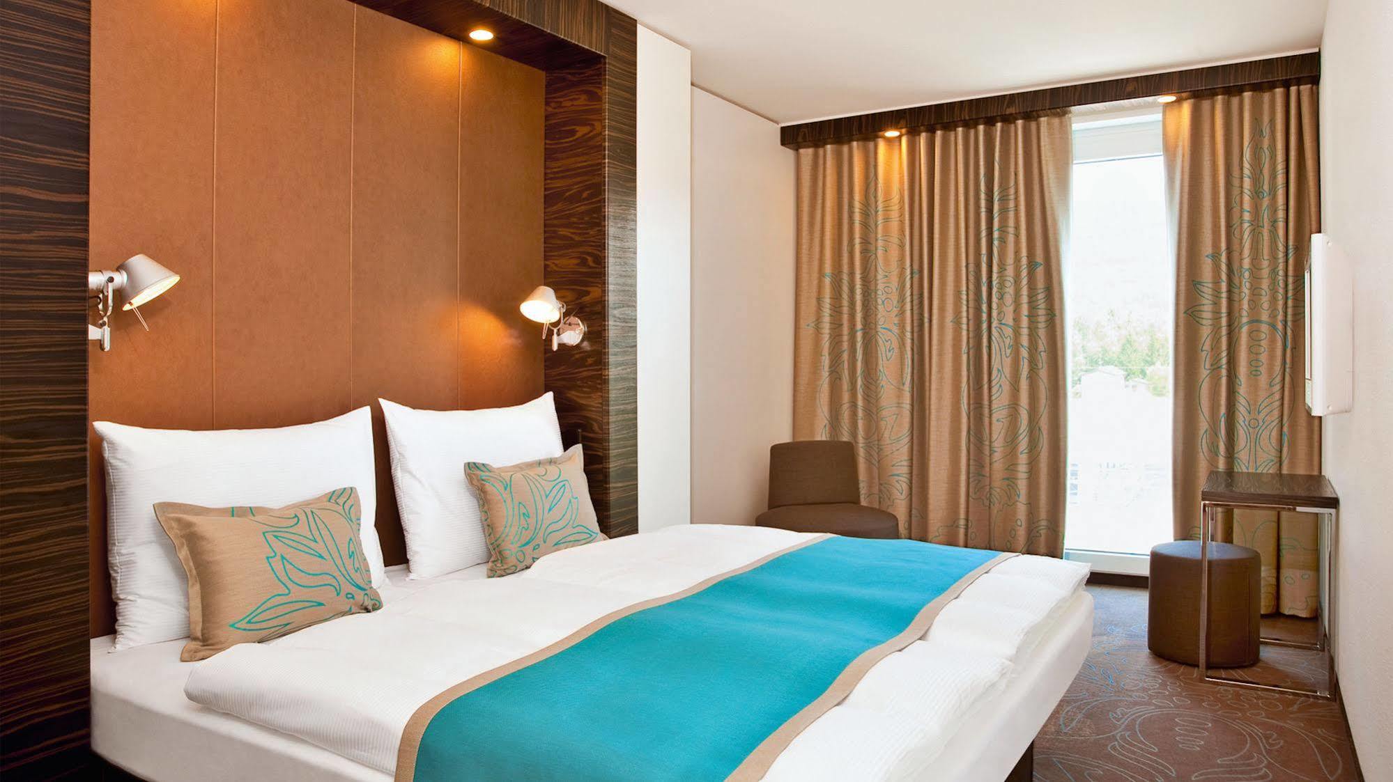 One Nürnberg-city Hotel 3*